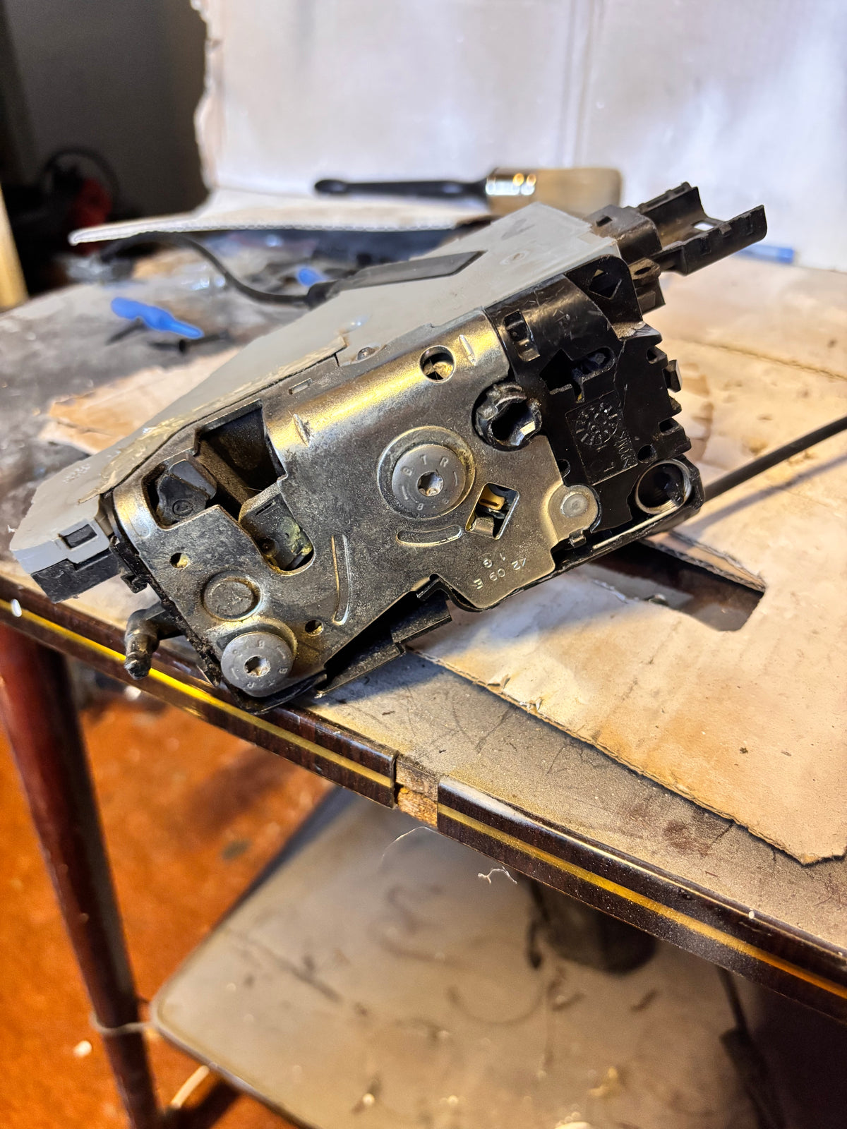 Serrure de porte arrière gauche Peugeot 207 / Citroën C3 Picasso