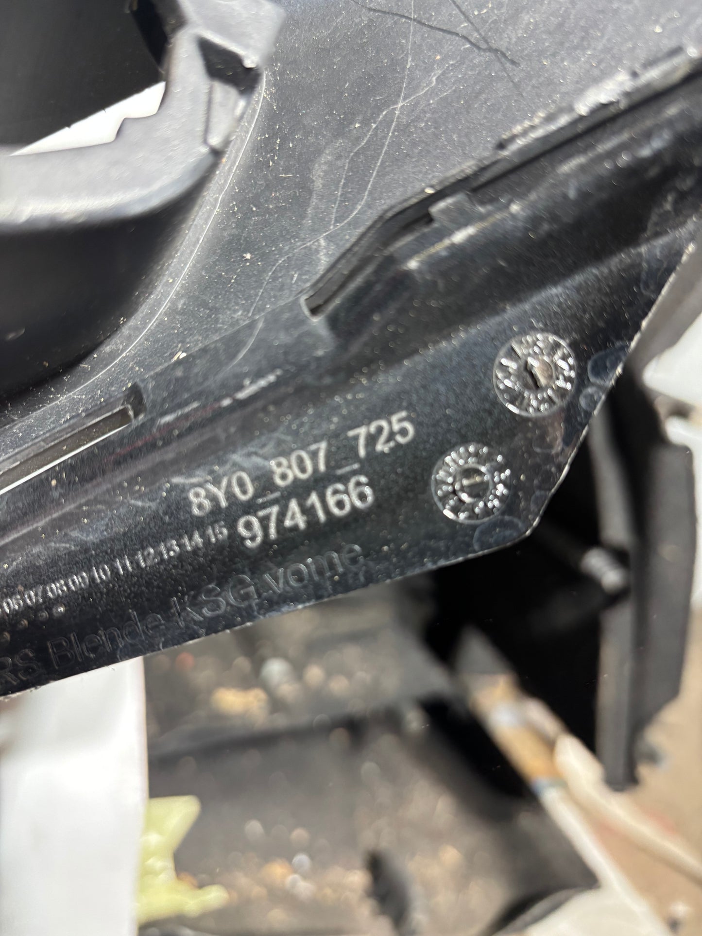 Calandre Audi A3 RS3 / 8Y0807725
