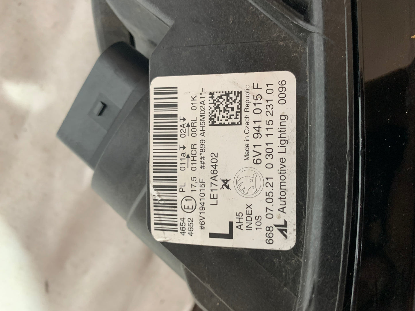 Phare avant gauche Skoda Fabia MK3 (6V)