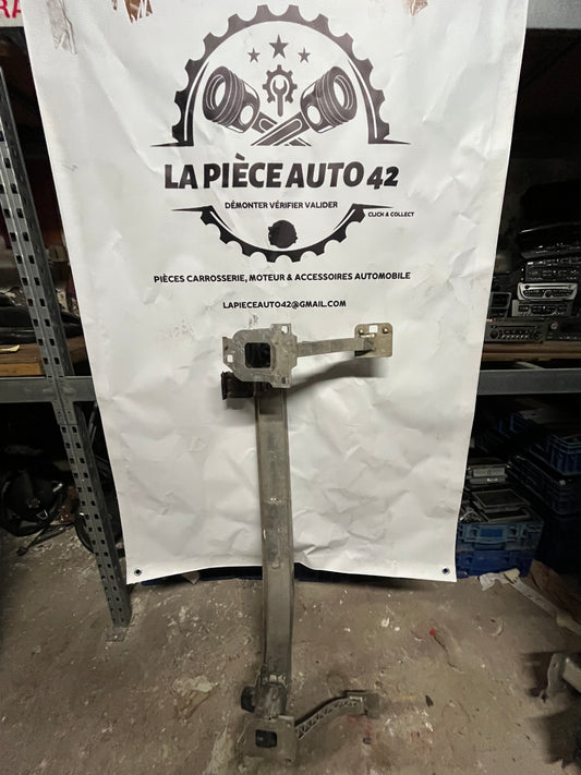 Renfort avant Peugeot 2008 (1)