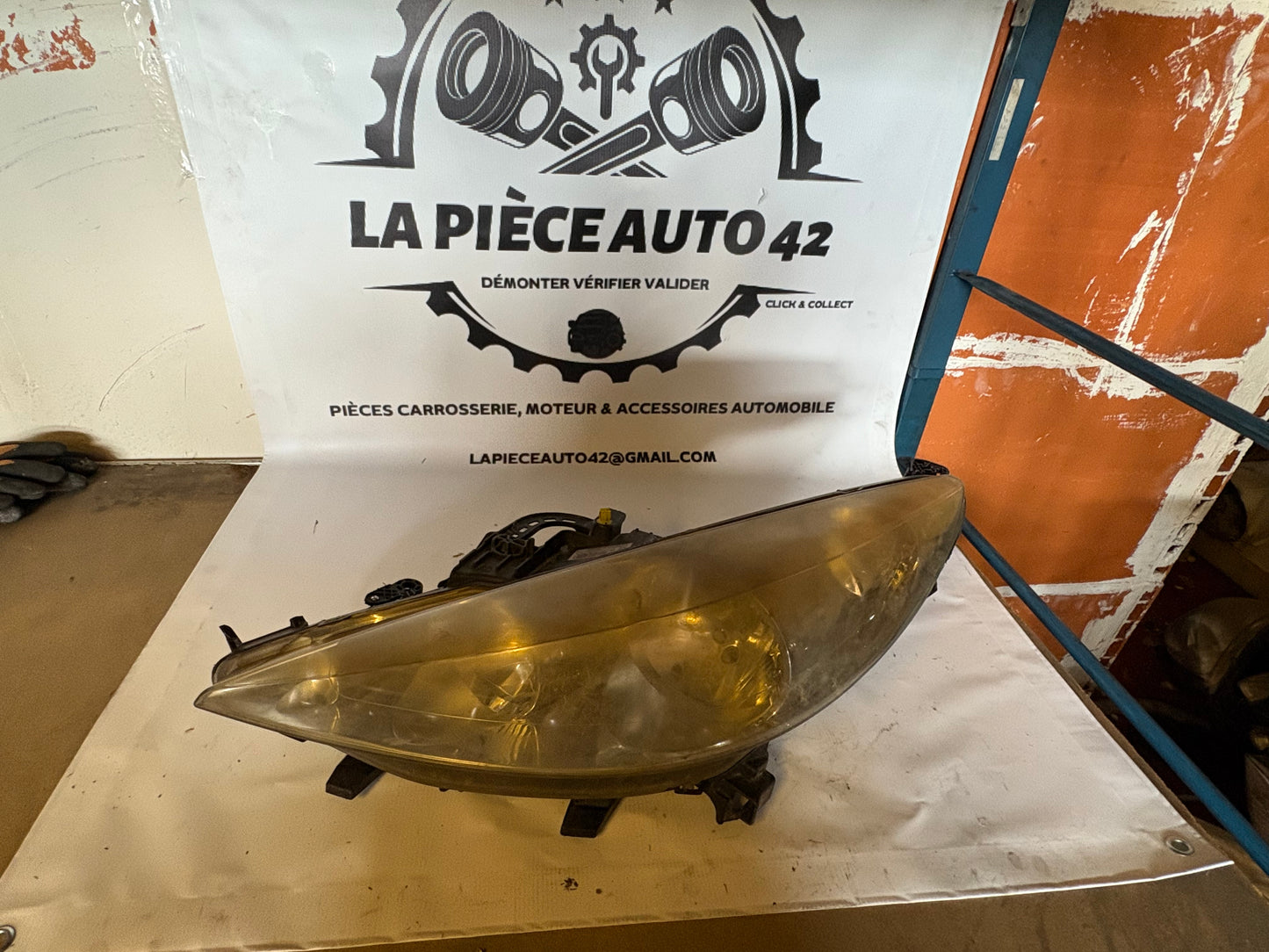 Phare avant gauche Peugeot 207