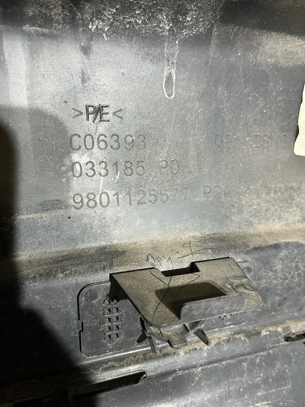 Pare choc arrière Peugeot 2008 1