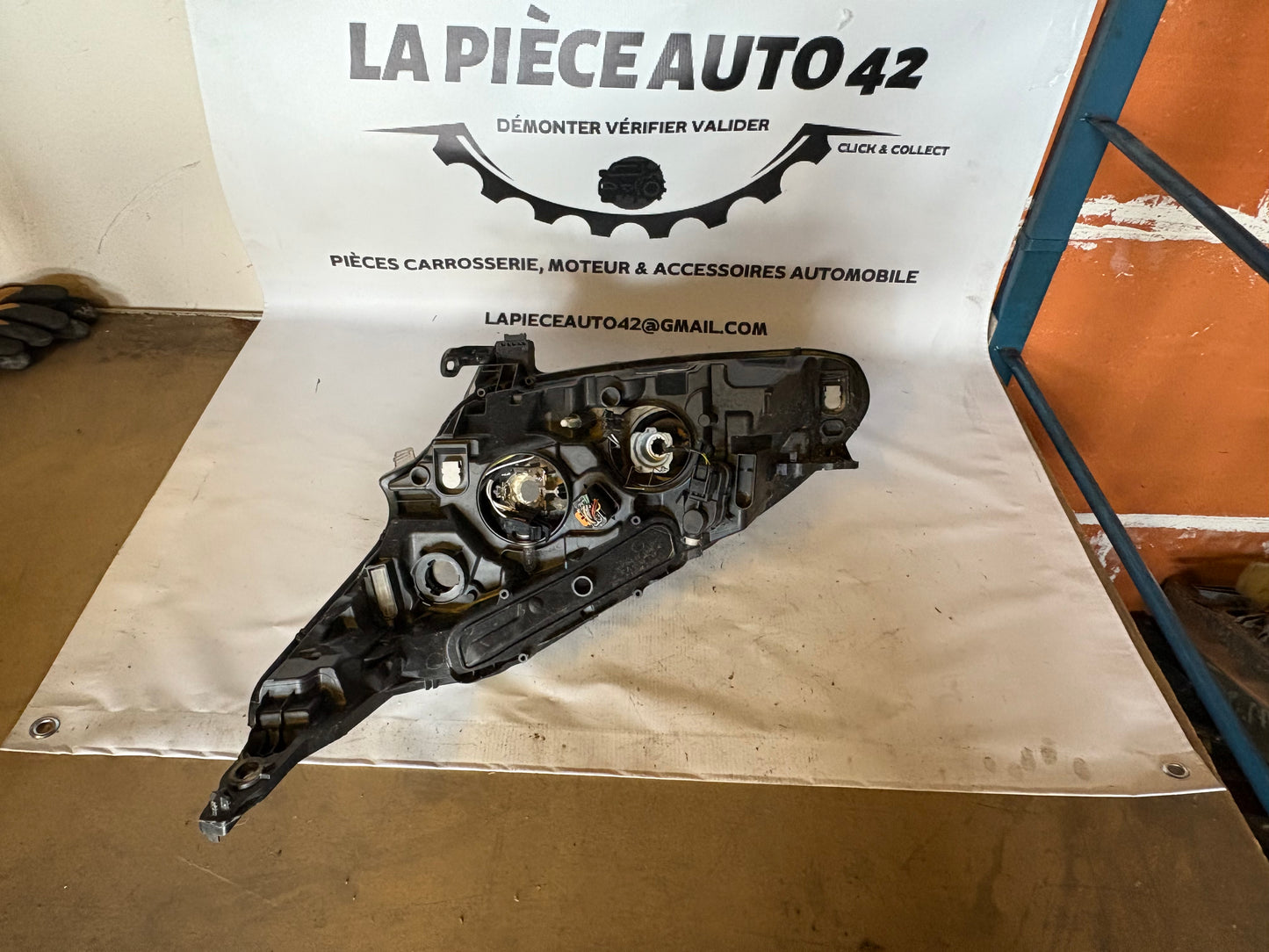 Phare avant droit Peugeot 208 1 Phase 2