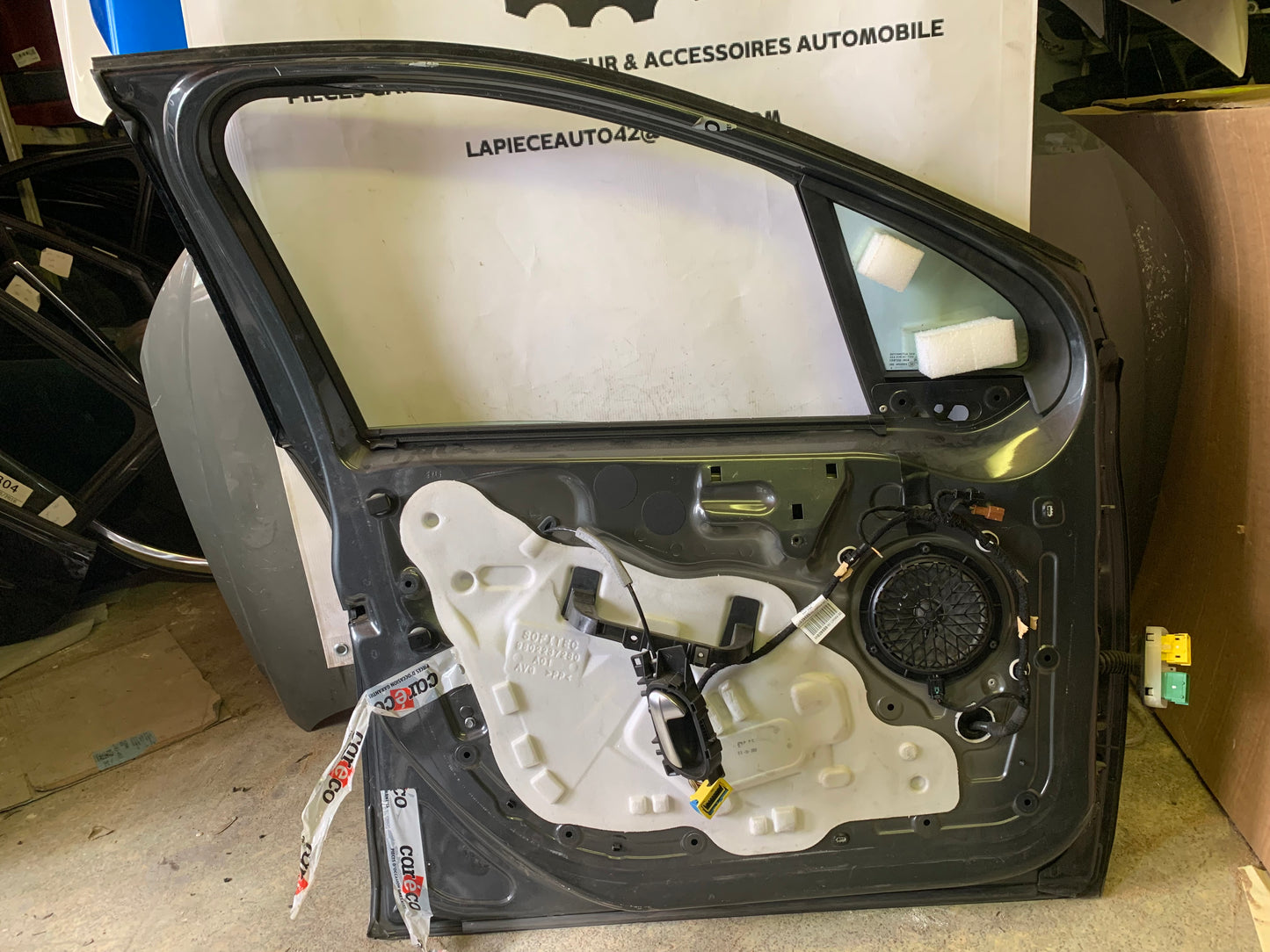 Portière avant gauche Peugeot 208 5 portes