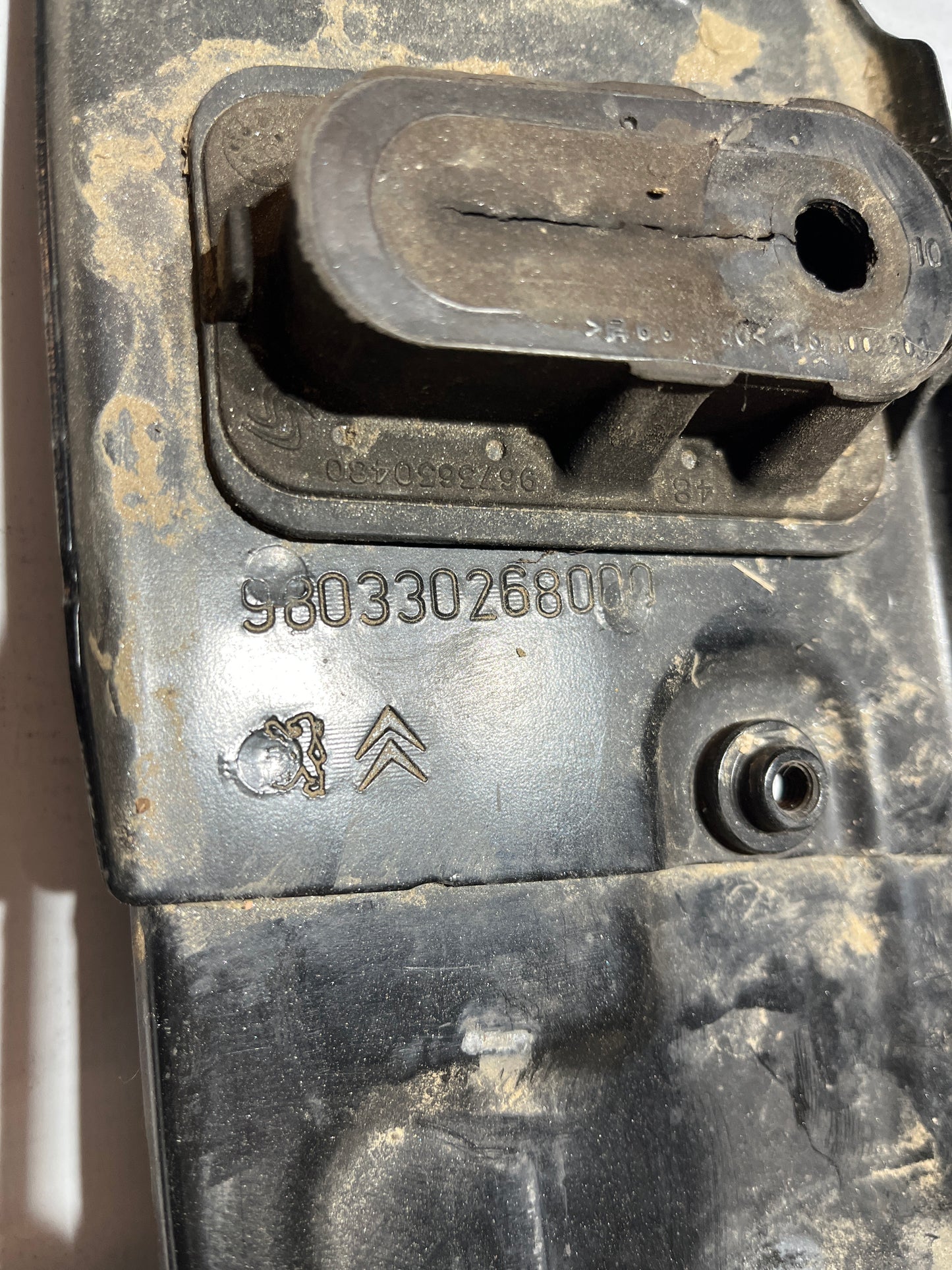 Support radiateur inférieur Peugeot 308 T9