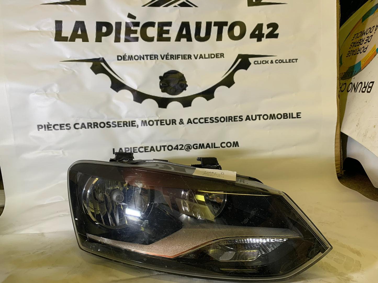 Phare avant droit Volkswagen Polo 5 (V) phase 1 liseret gris