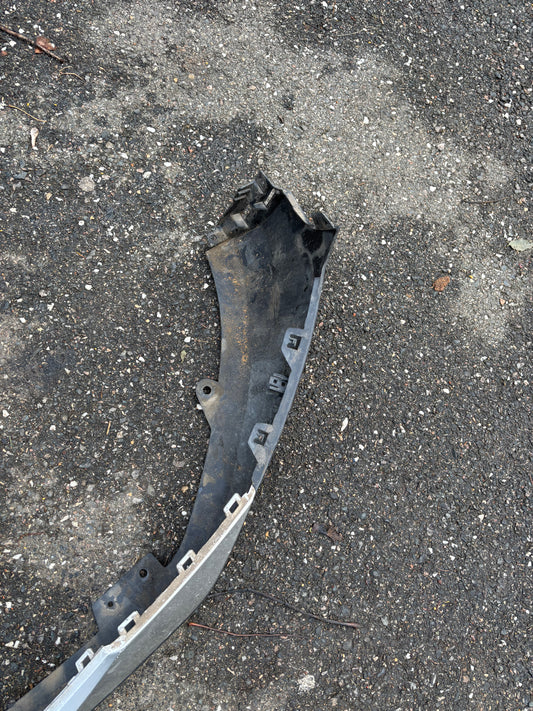 Moulure de pare choc avant Peugeot 2008 2
