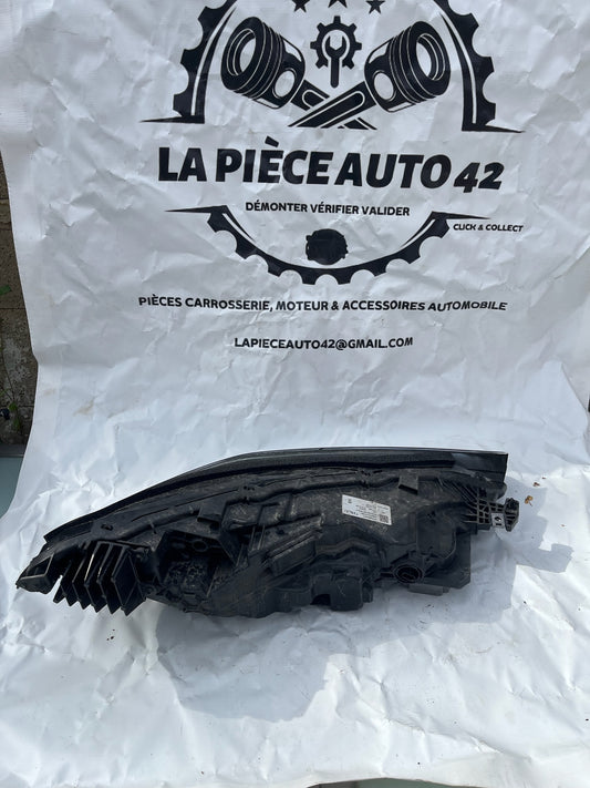 Phare avant gauche Tesla Model 3