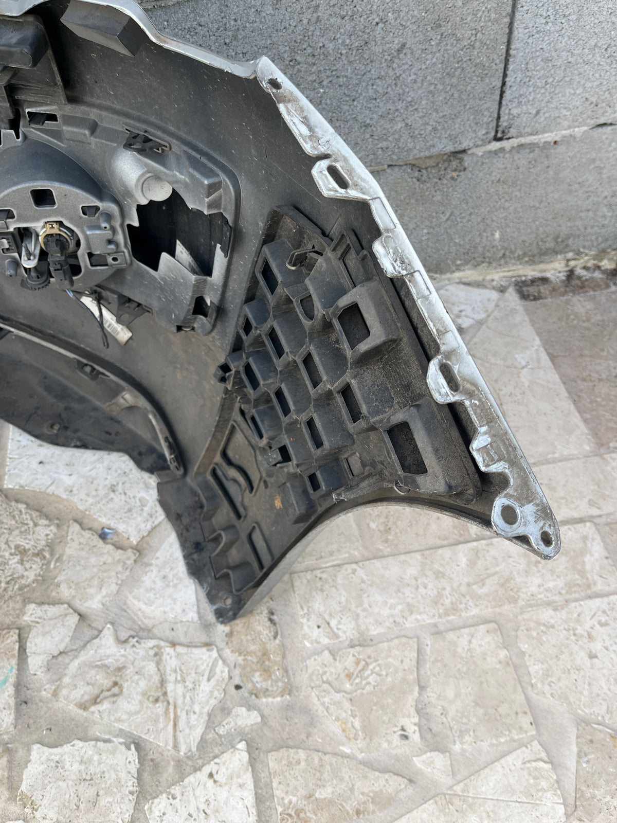 Pare choc AV gris Peugeot 3008 1 Phase 2