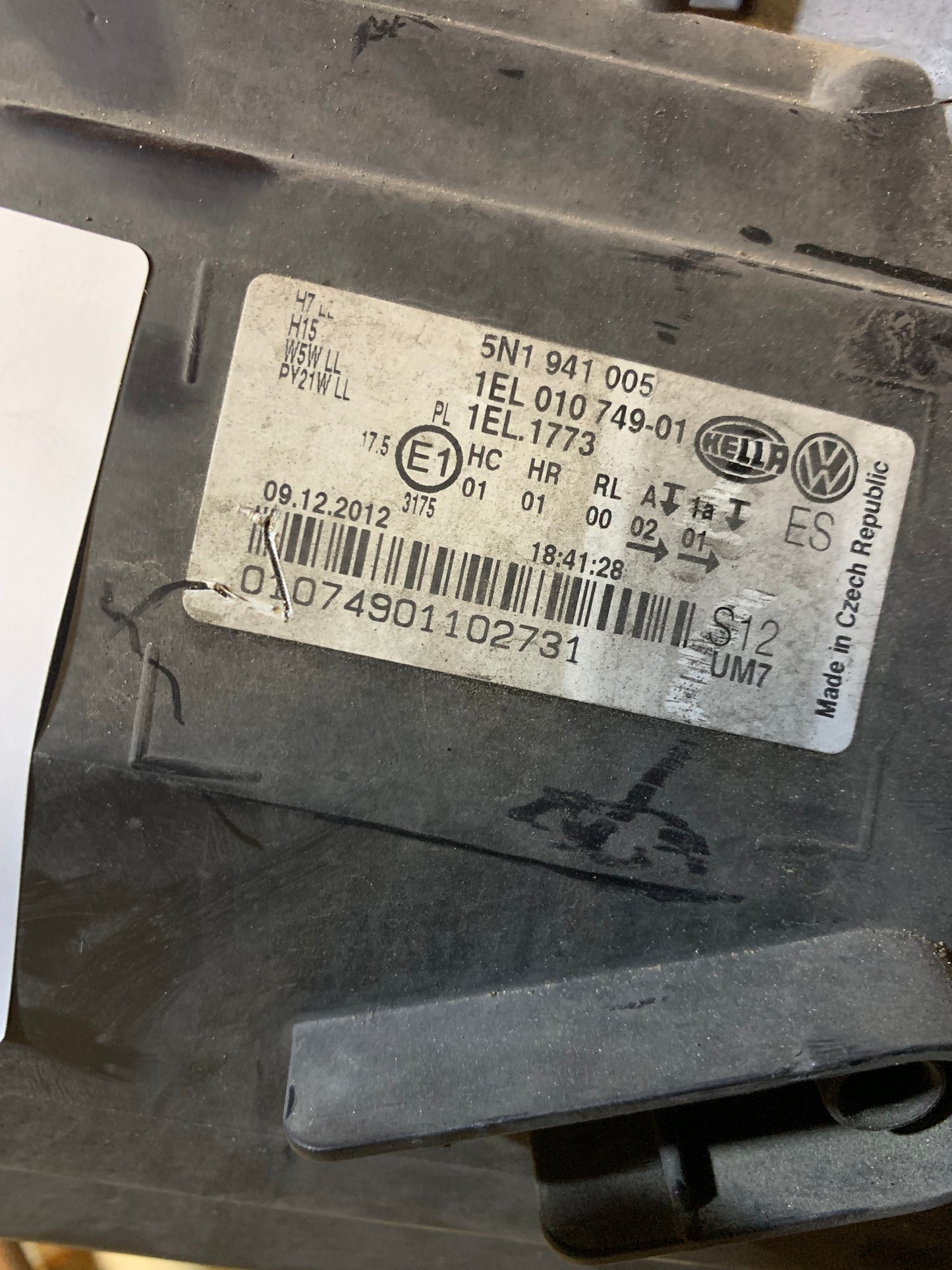 Phare avant gauche Volkswagen TIGUAN 2.0 (5N)