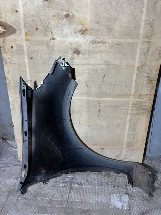 Aile avant gauche grise Renault Clio 3 195