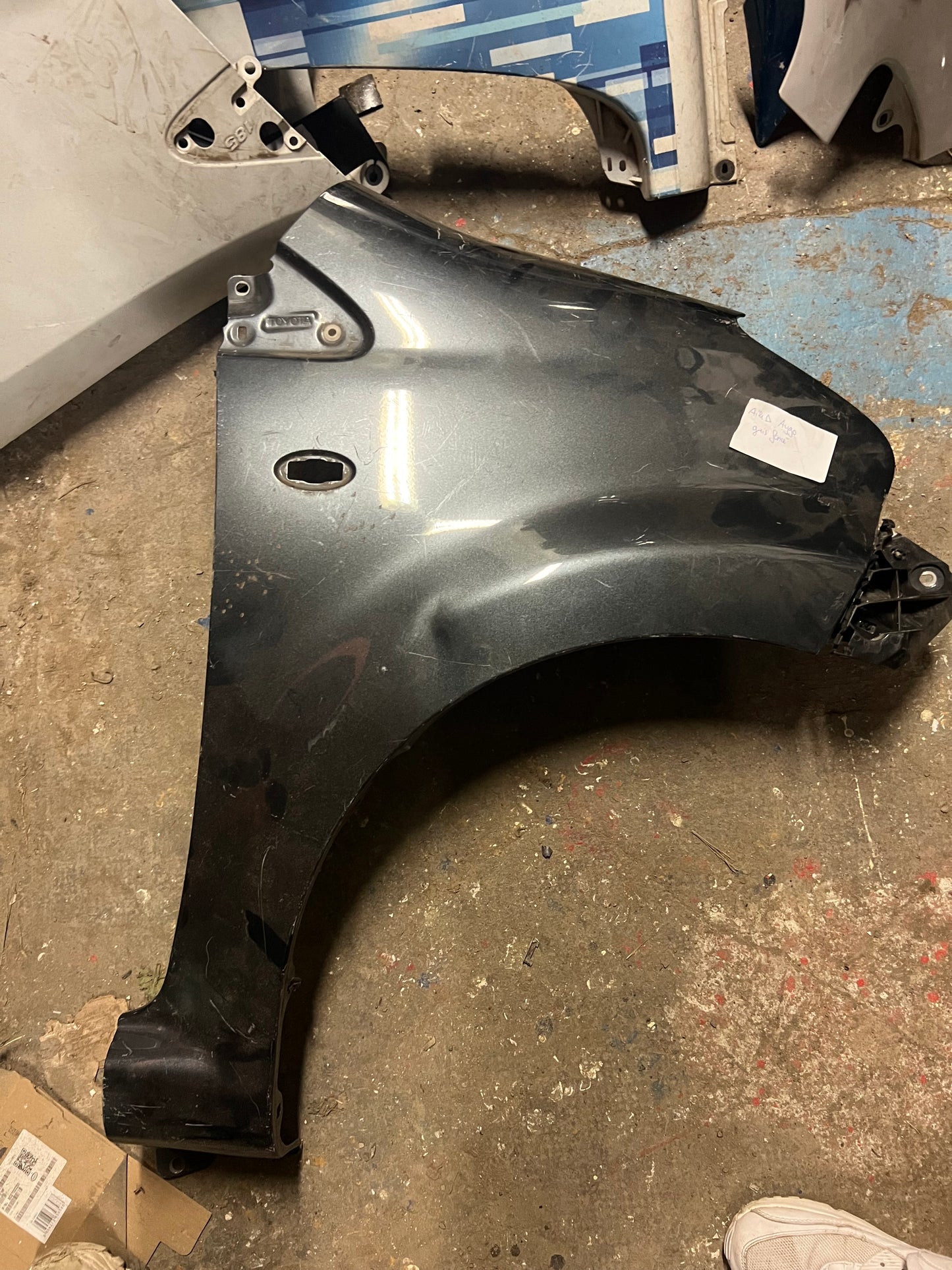 Aile Droite Toyota Aygo Gris foncé (kgb)