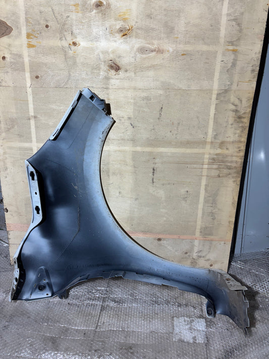 Aile avant gauche blanche Renault Clio 4 (IV)