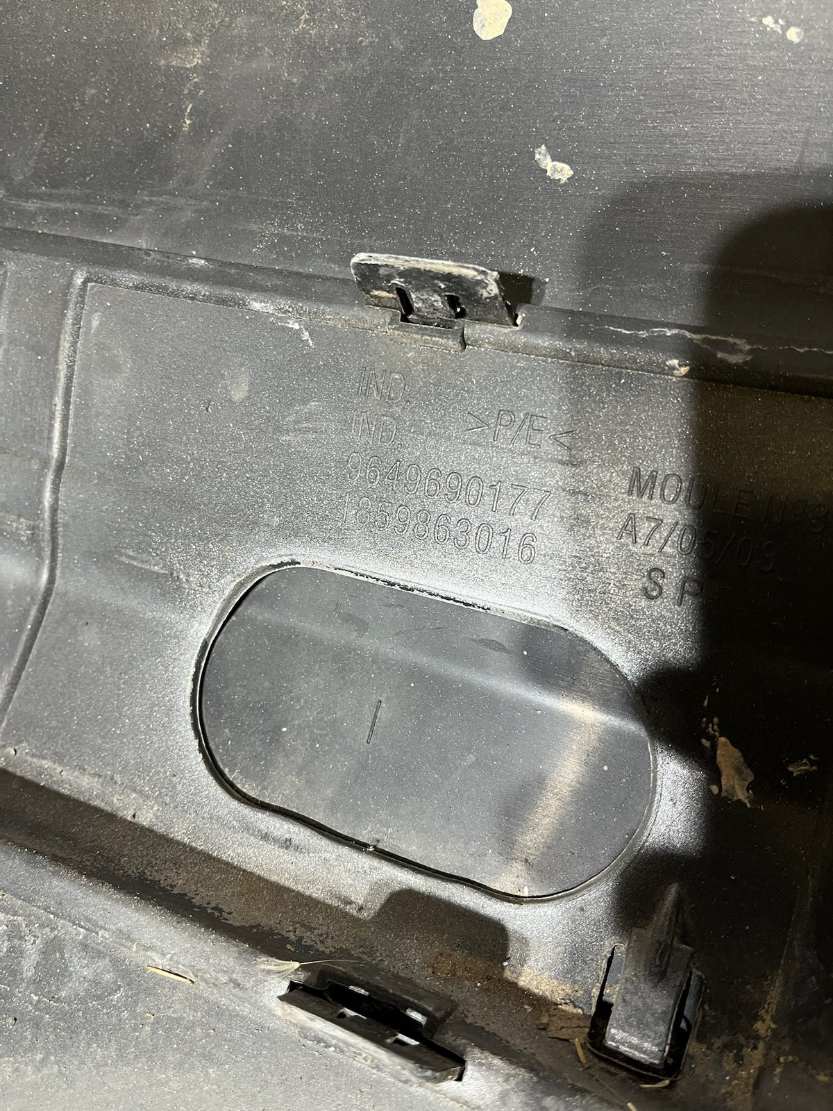 Pare choc arrière Peugeot 207 gris