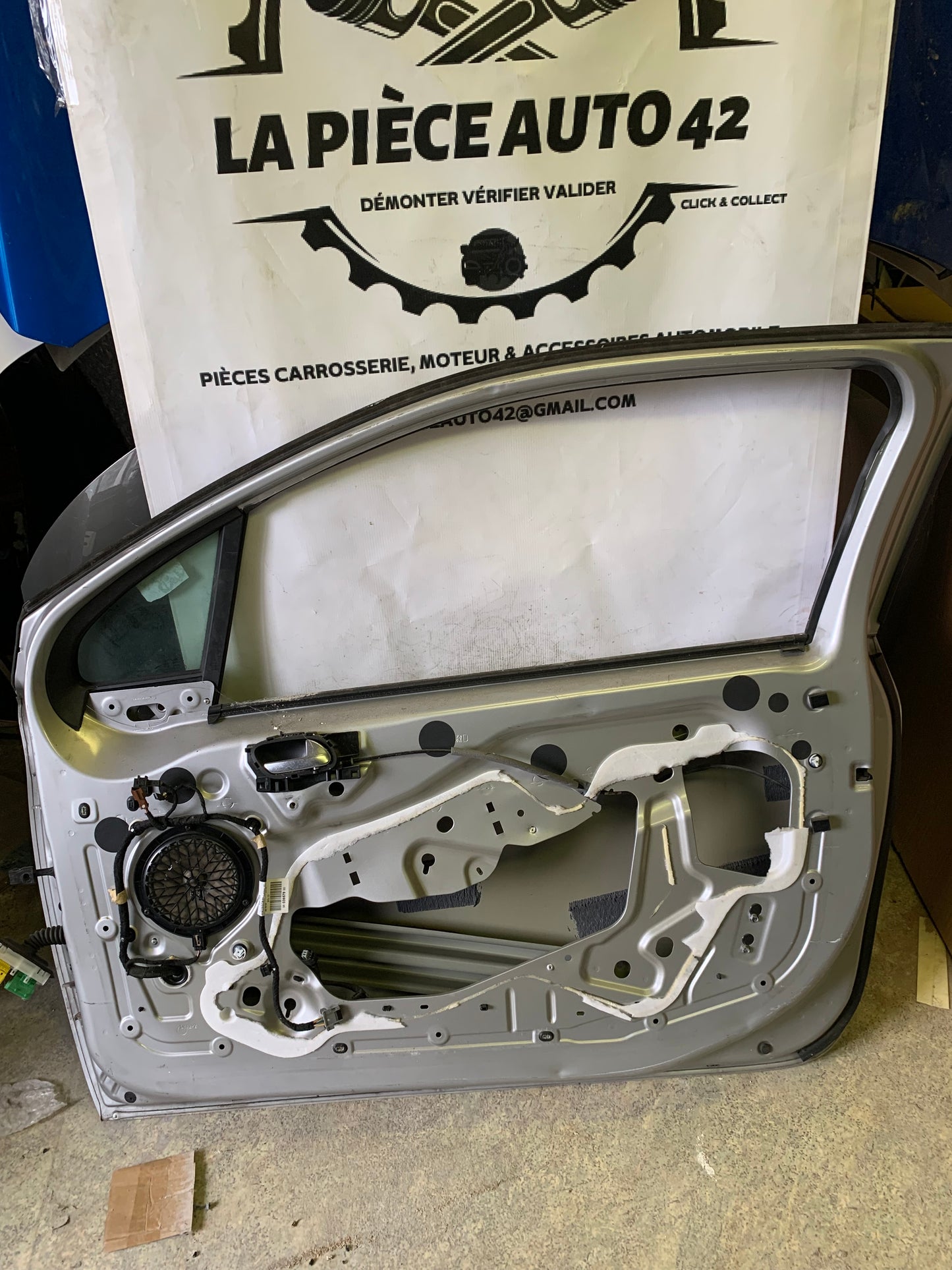 Portière droite Peugeot 208 3 portes
