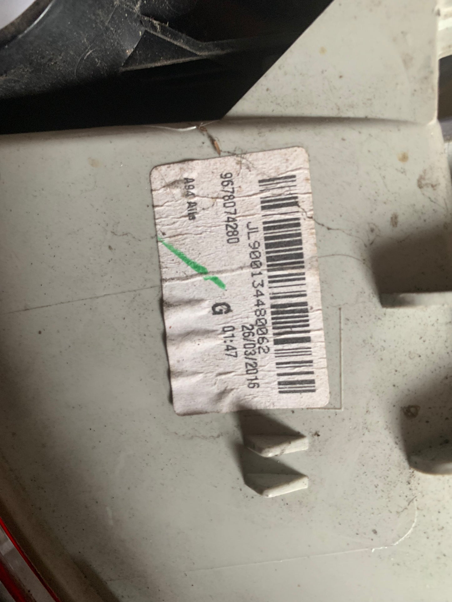 Feu arrière gauche extérieur, Peugeot 2008 1 phase 2