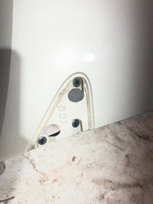 Aile avant droite Clio 3 (185)