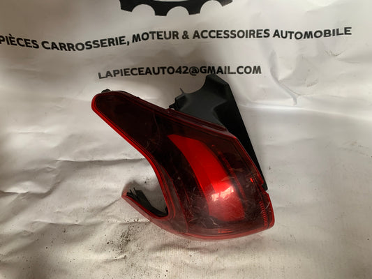 Feu arrière gauche extérieur Peugeot 2008 1 phase 2