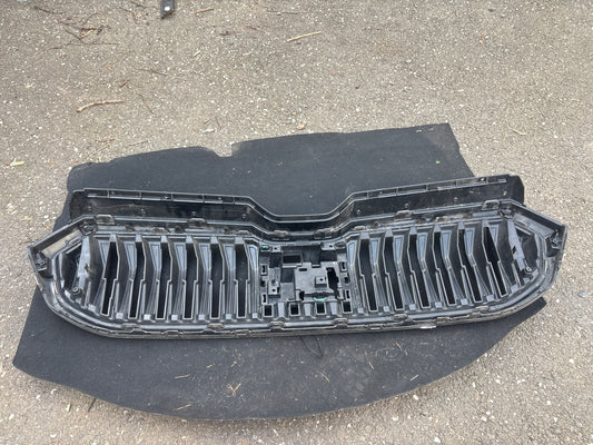 Calandre Skoda superb 3