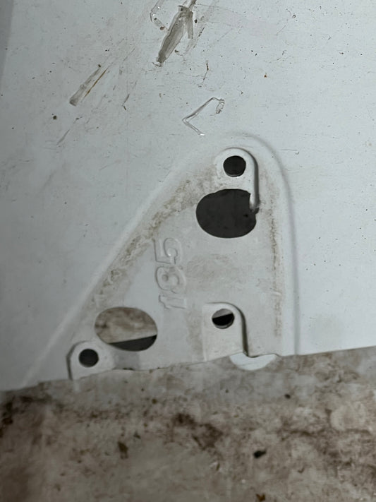 Aile avant droite Clio 3 (185)