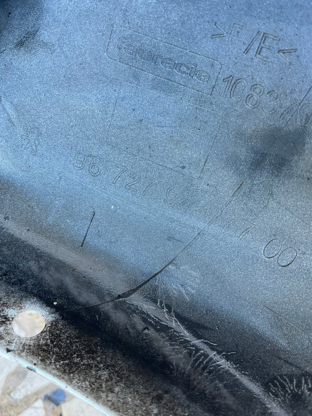 Pare choc AV blanc Peugeot 208 1