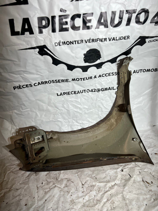 Aile avant gauche Dacia DUSTER 1 marron