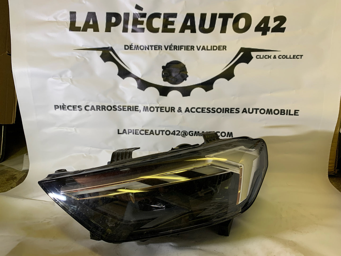 Phare avant gauche Audi a1 II (82A)