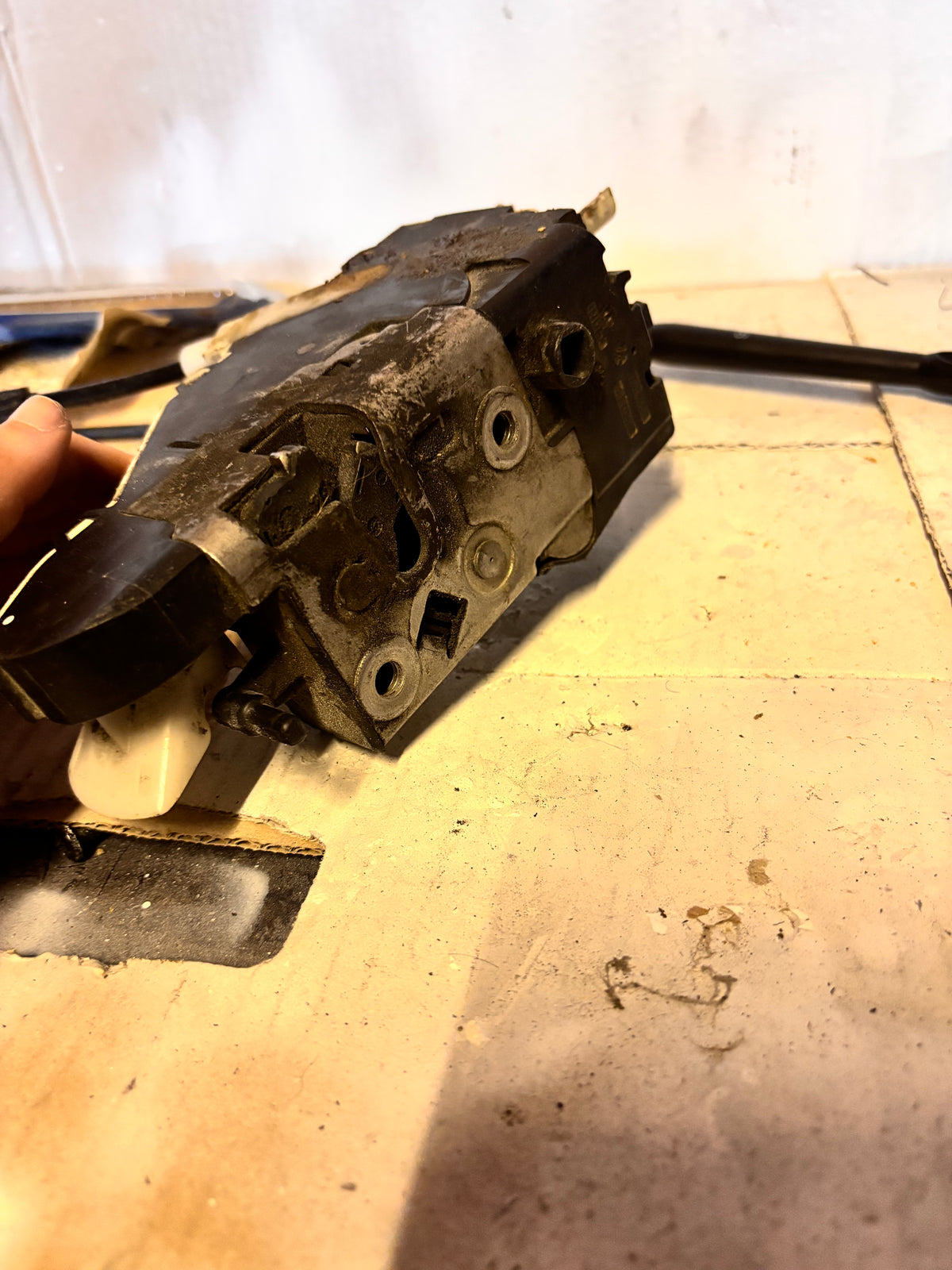 Serrure de porte avant gauche Peugeot Expert / Citroën Jumpy / Fiat Scudo