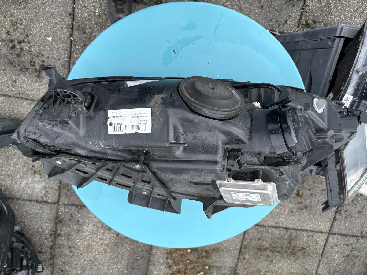 Phare avant droit Citroën C4 piacsso Xénon