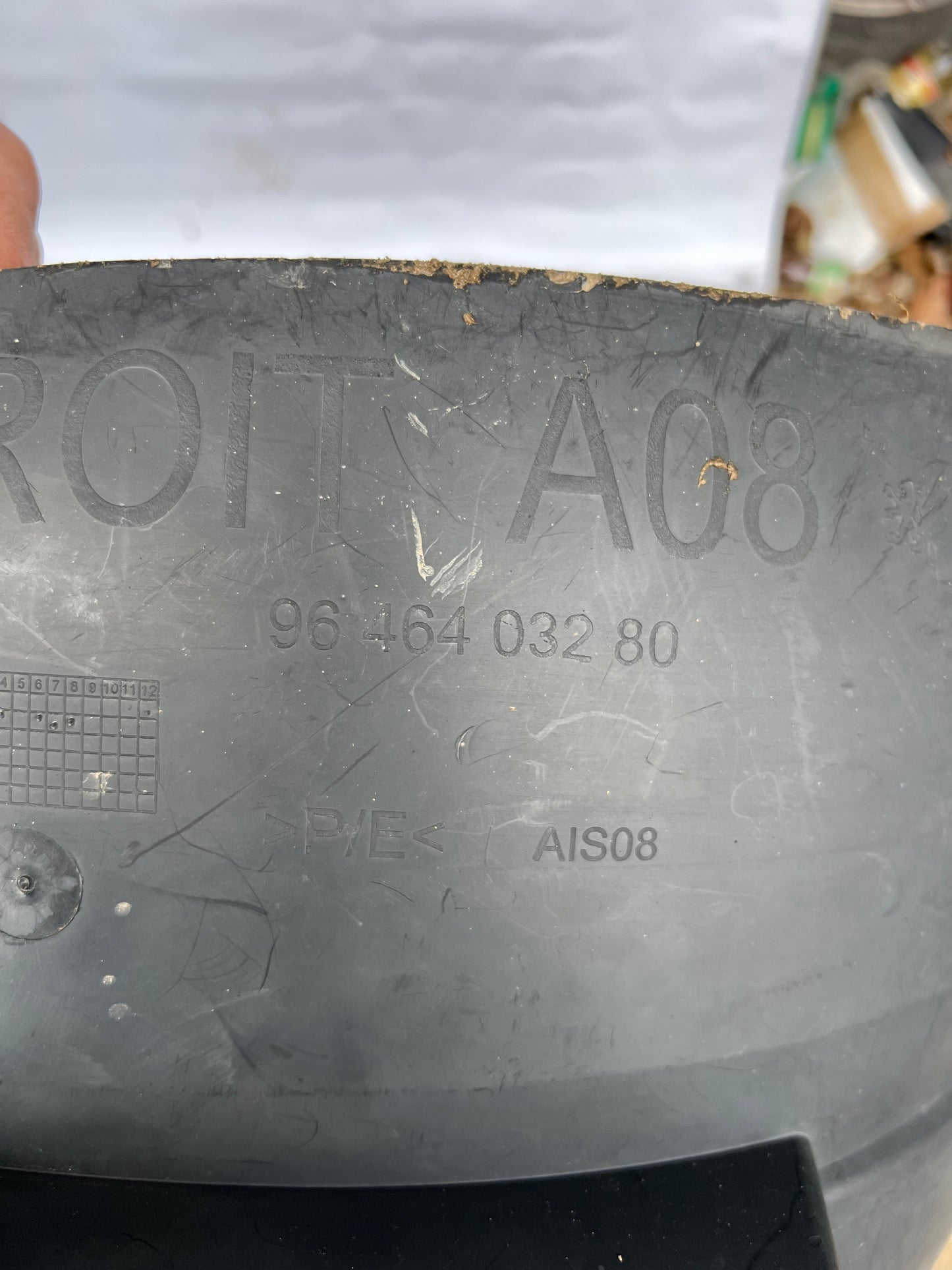 Pare boue avant droit Peugeot 1007