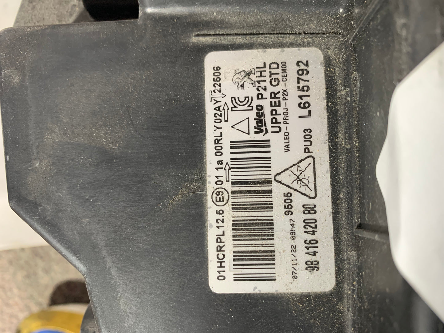 Phare avant gauche Peugeot 208 2 phase 1 FULL LED