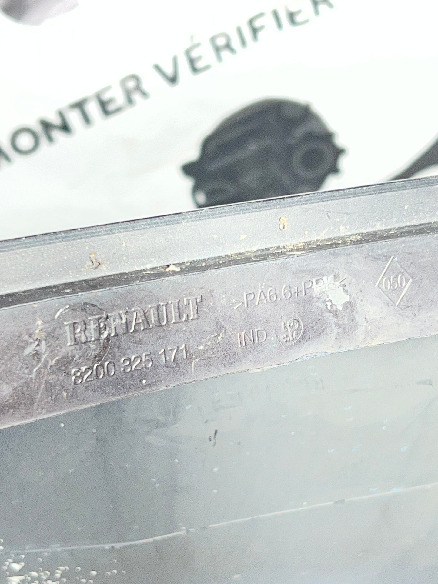 Aile avant droite Clio 3 (195)