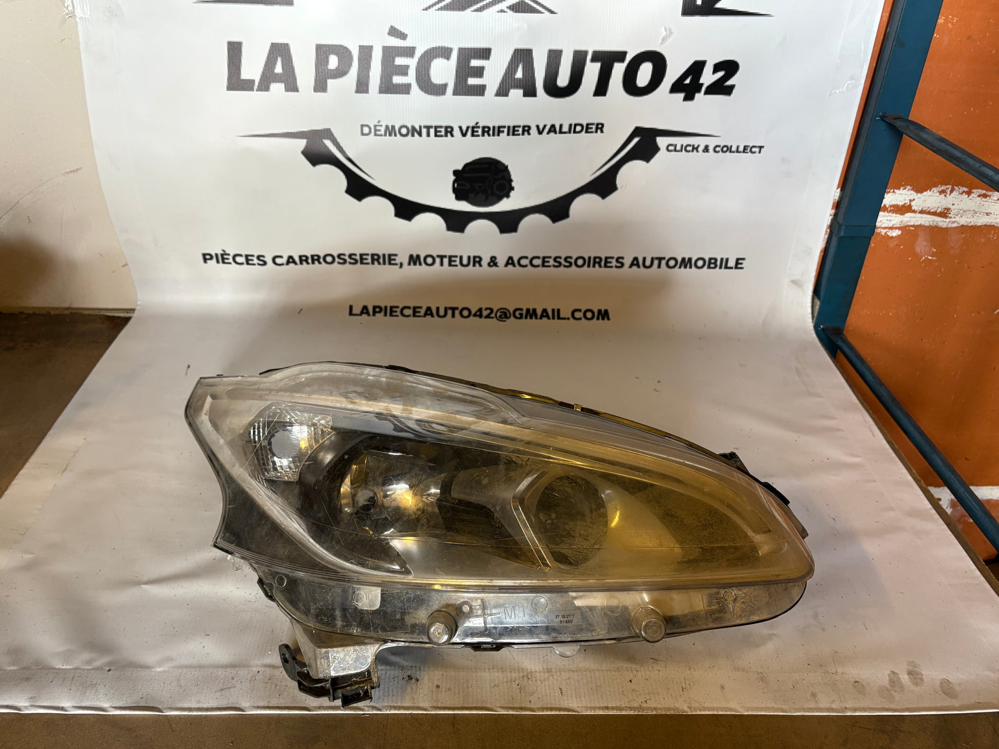 Phare avant droit Peugeot 208 1 Phase 2