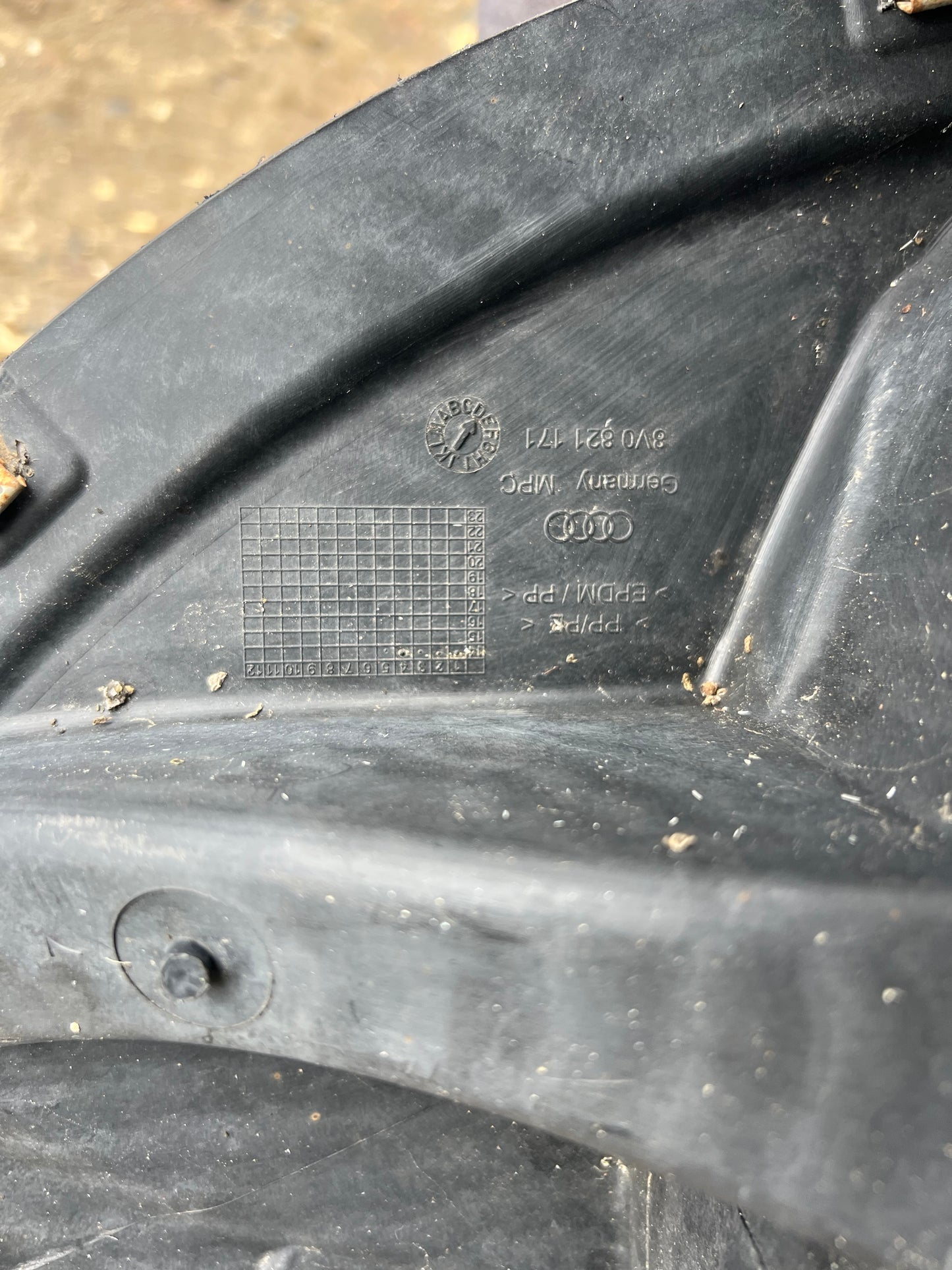 Pare boue avant gauche Audi A3 8V