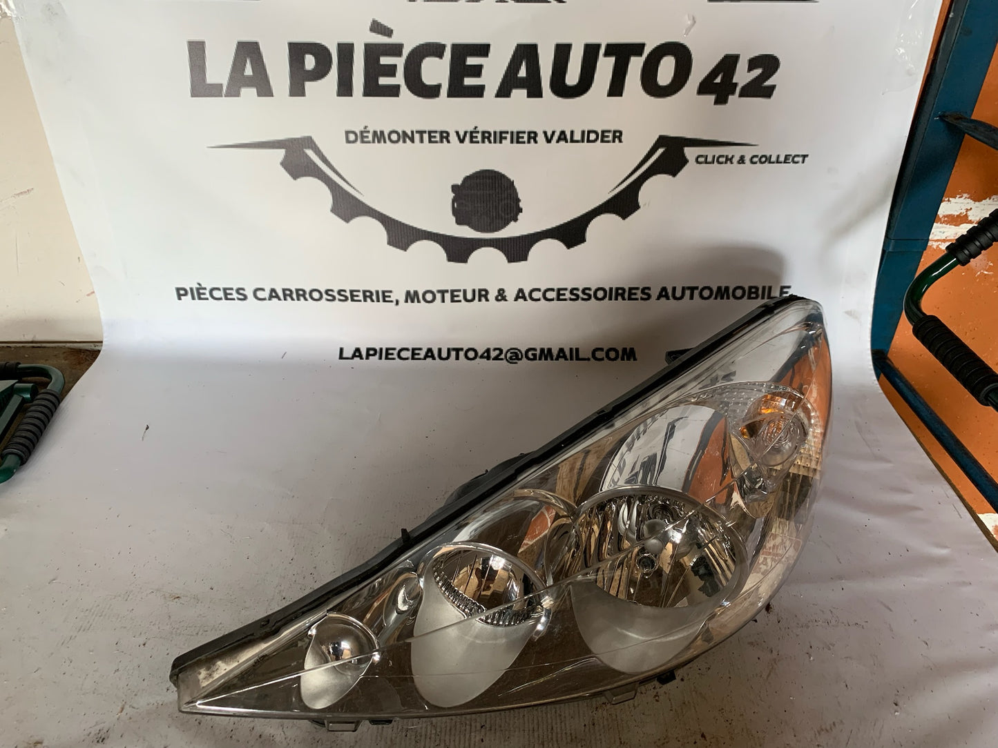 Phare avant gauche Peugeot 206 +