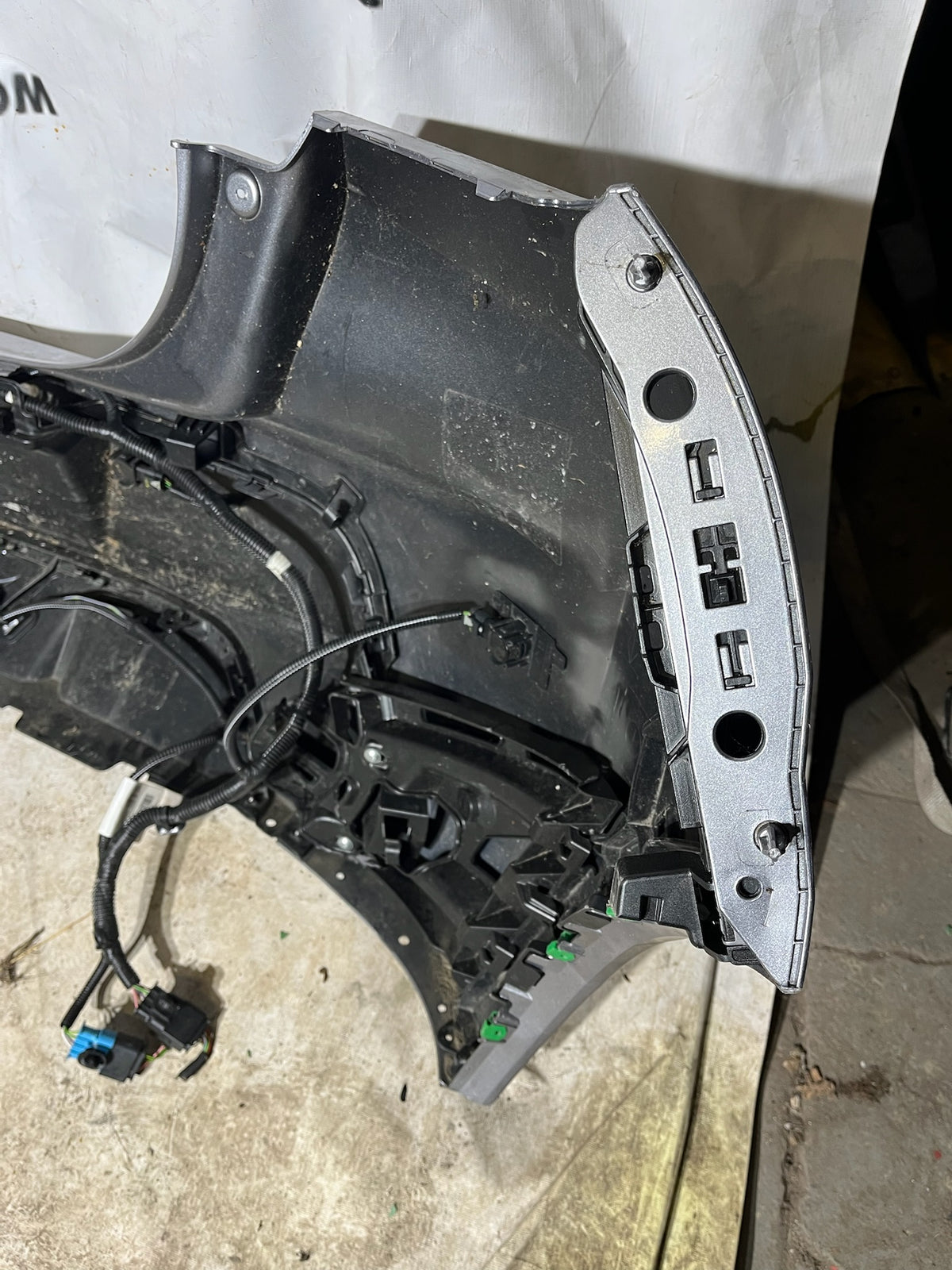 Pare choc arrière Peugeot 208 2 + Radar et Caméra gris