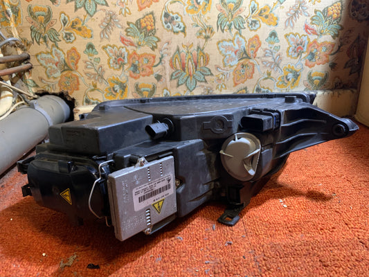 Phare avant droit Audi TT