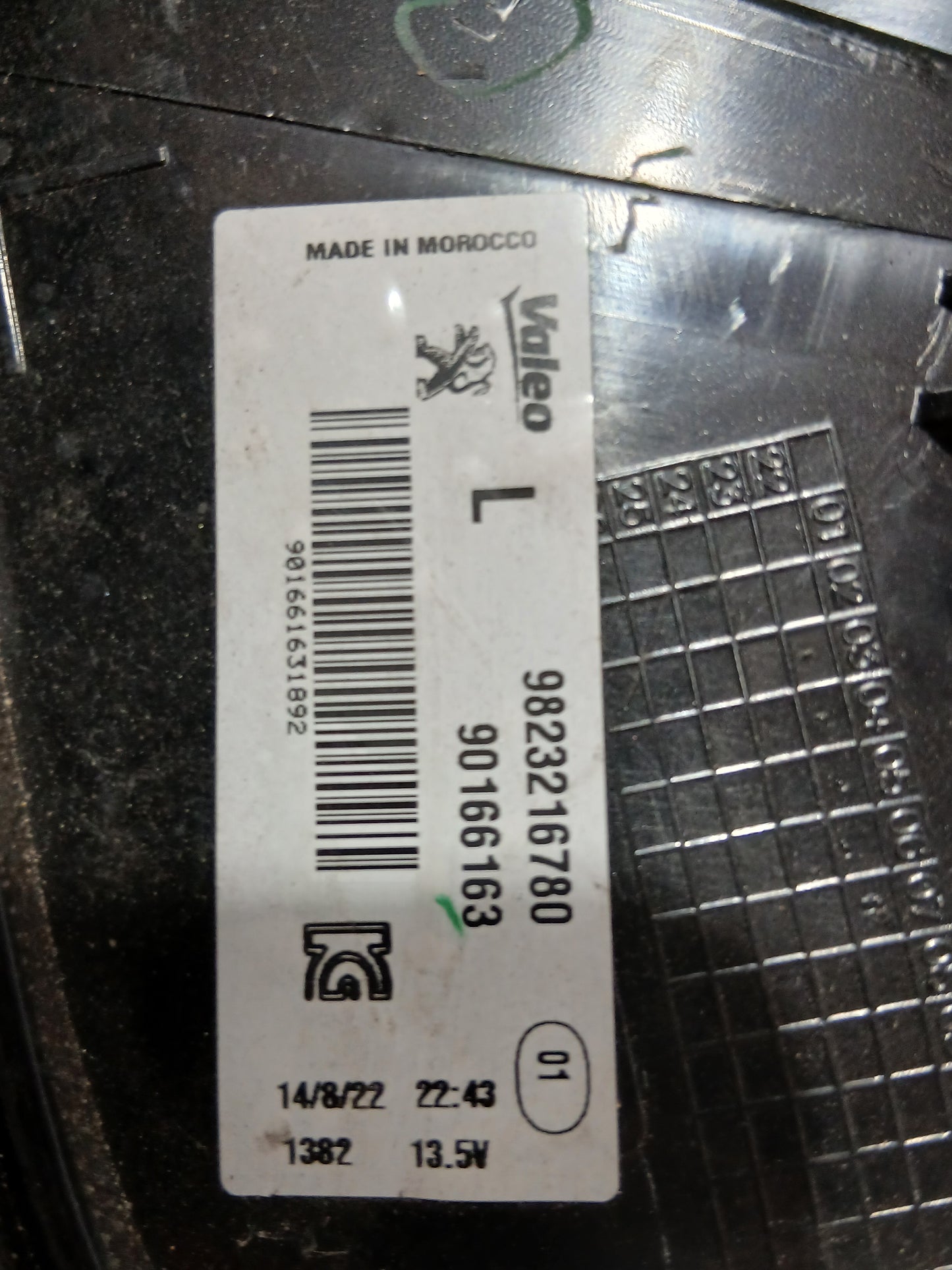 Feux arrière gauche Peugeot 208 2