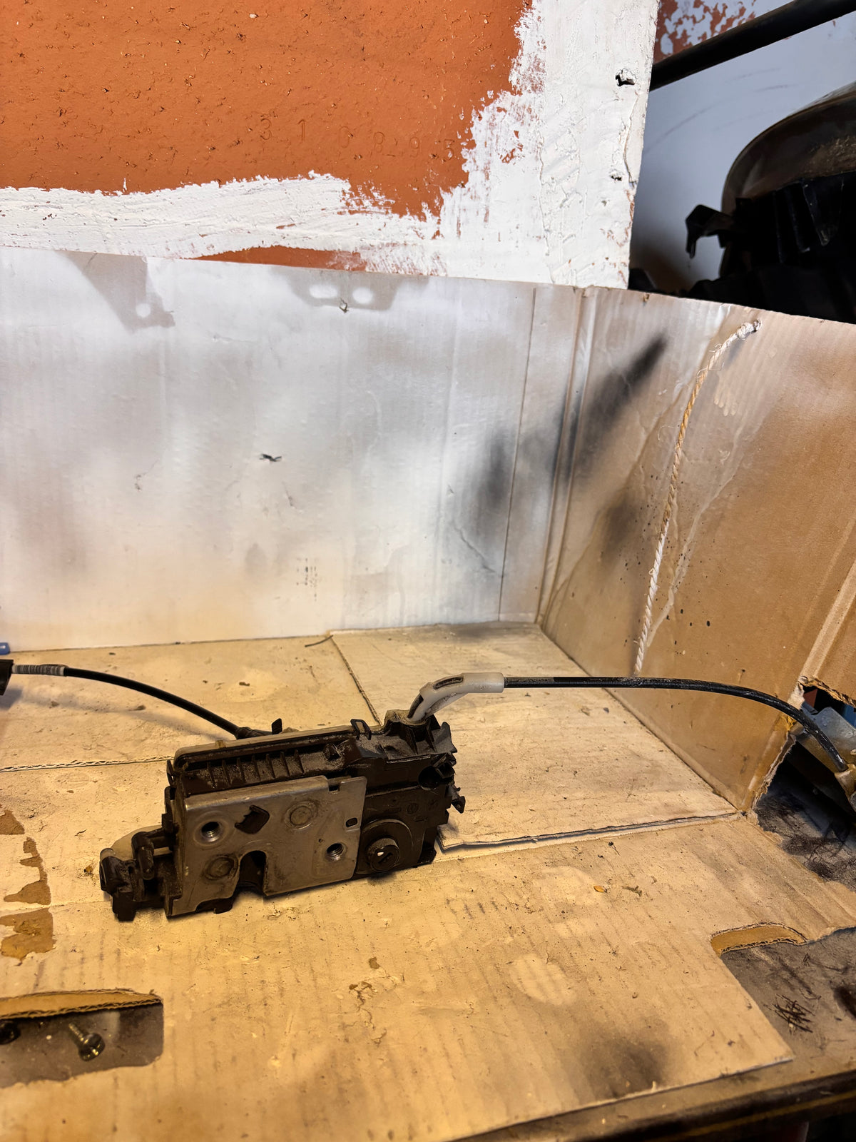 Serrure de porte avant droite Peugeot 208 2008