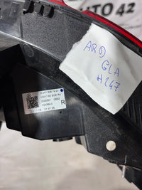 Feux arrière gauche Mercedes GLA h247