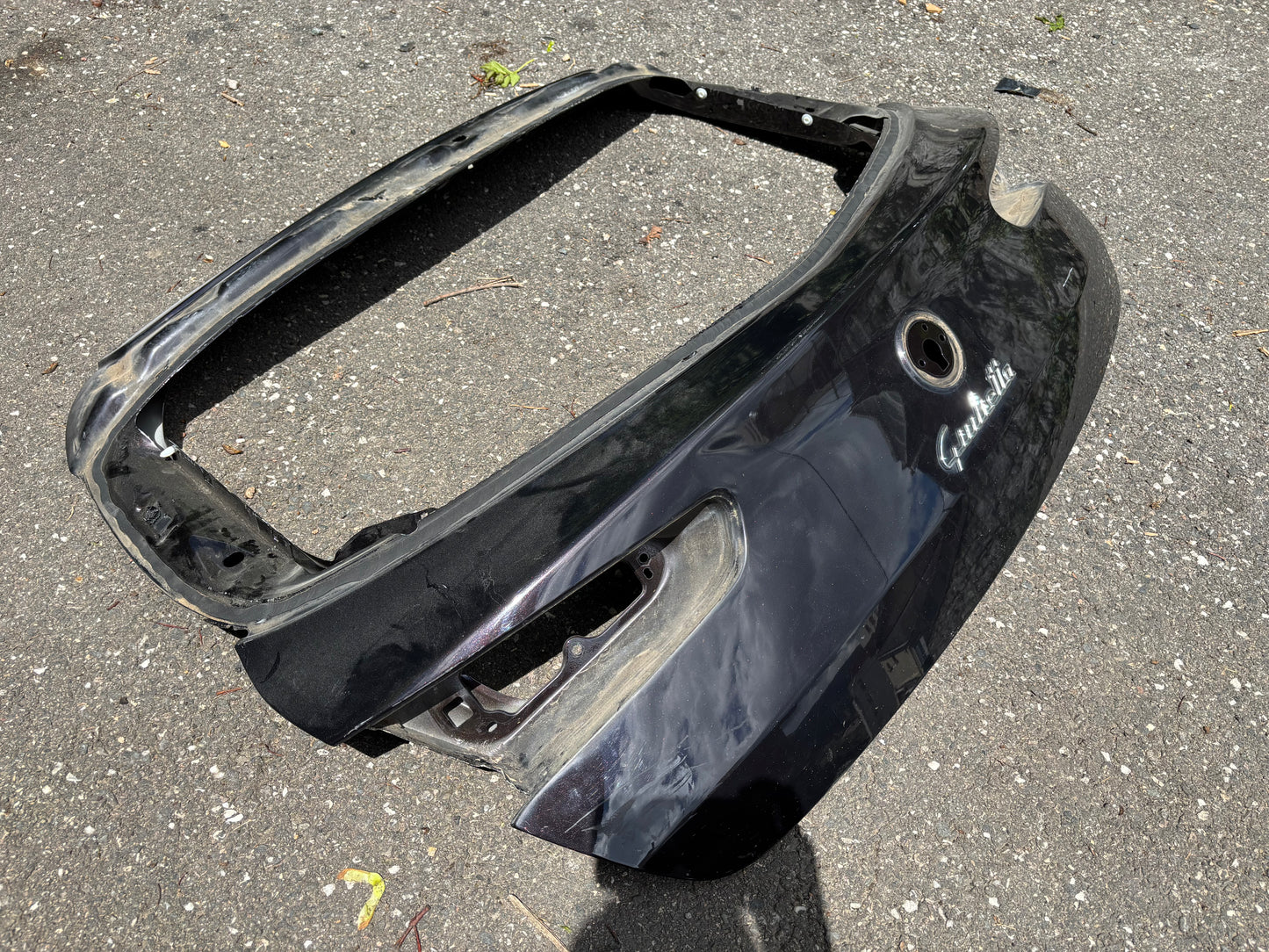 Hayon Alfa Romeo Giulietta noir (vitre comprise à recoller)