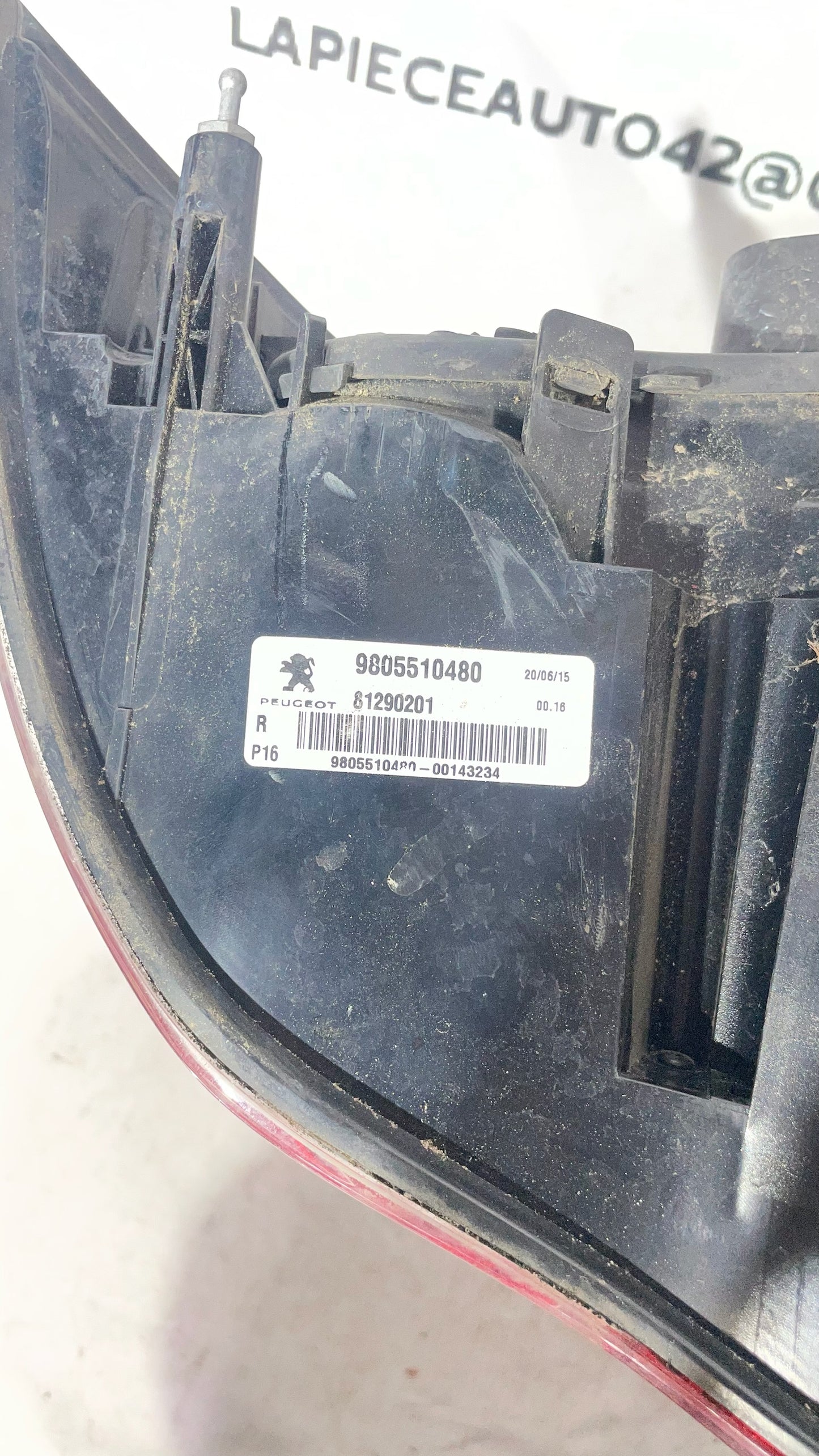 Feux arrière droit Peugeot 3008 1