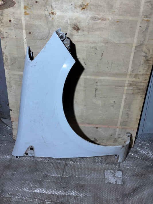 Aile avant droite blanche Renault Clio 3 185