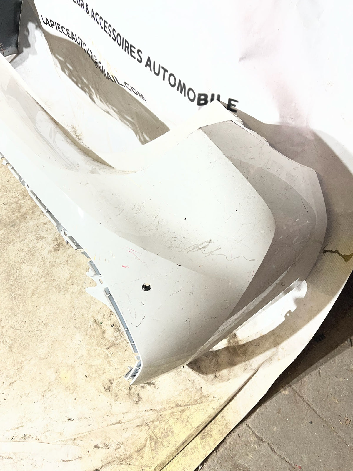 Pare choc arrière Peugeot 308 3 T10 blanc + emplacement Radar