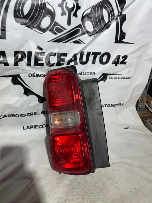 Feux arrière gauche Peugeot Expert 3 / Opel Zafira / Citroën Jumpy 3