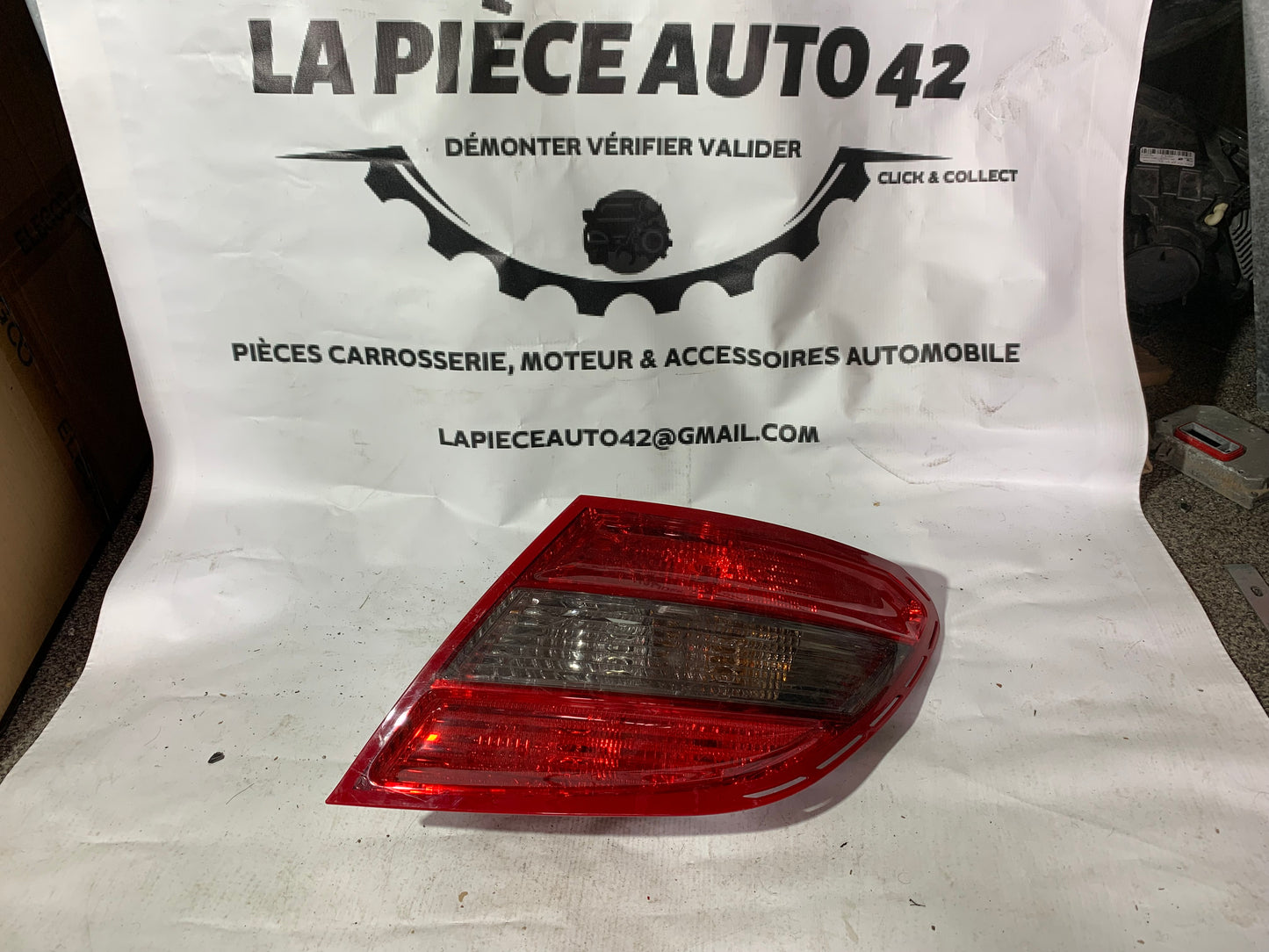 Feu arrière droit Mercedes classe C W204