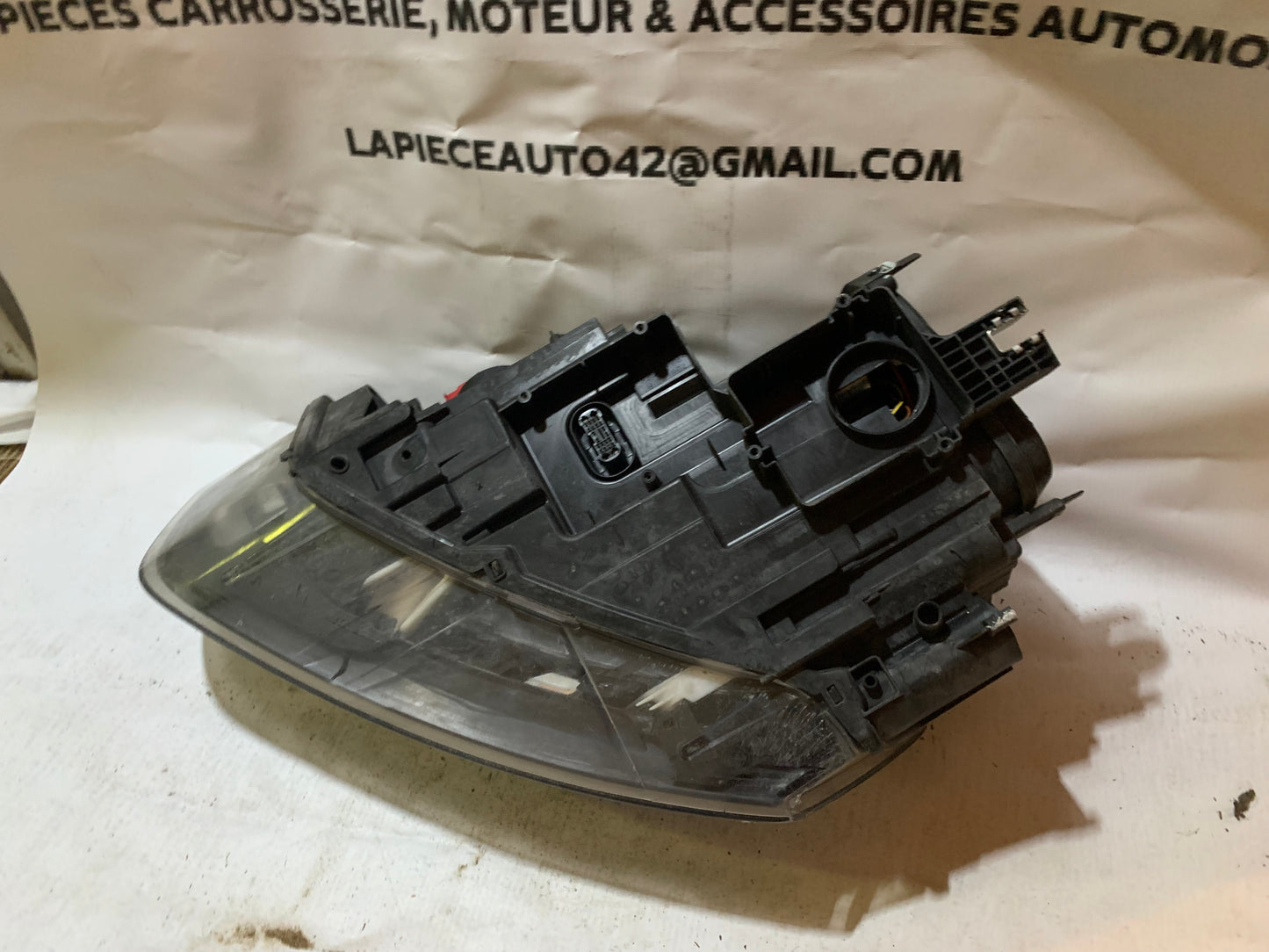 Phare avant droit Audi Q3 Xenon