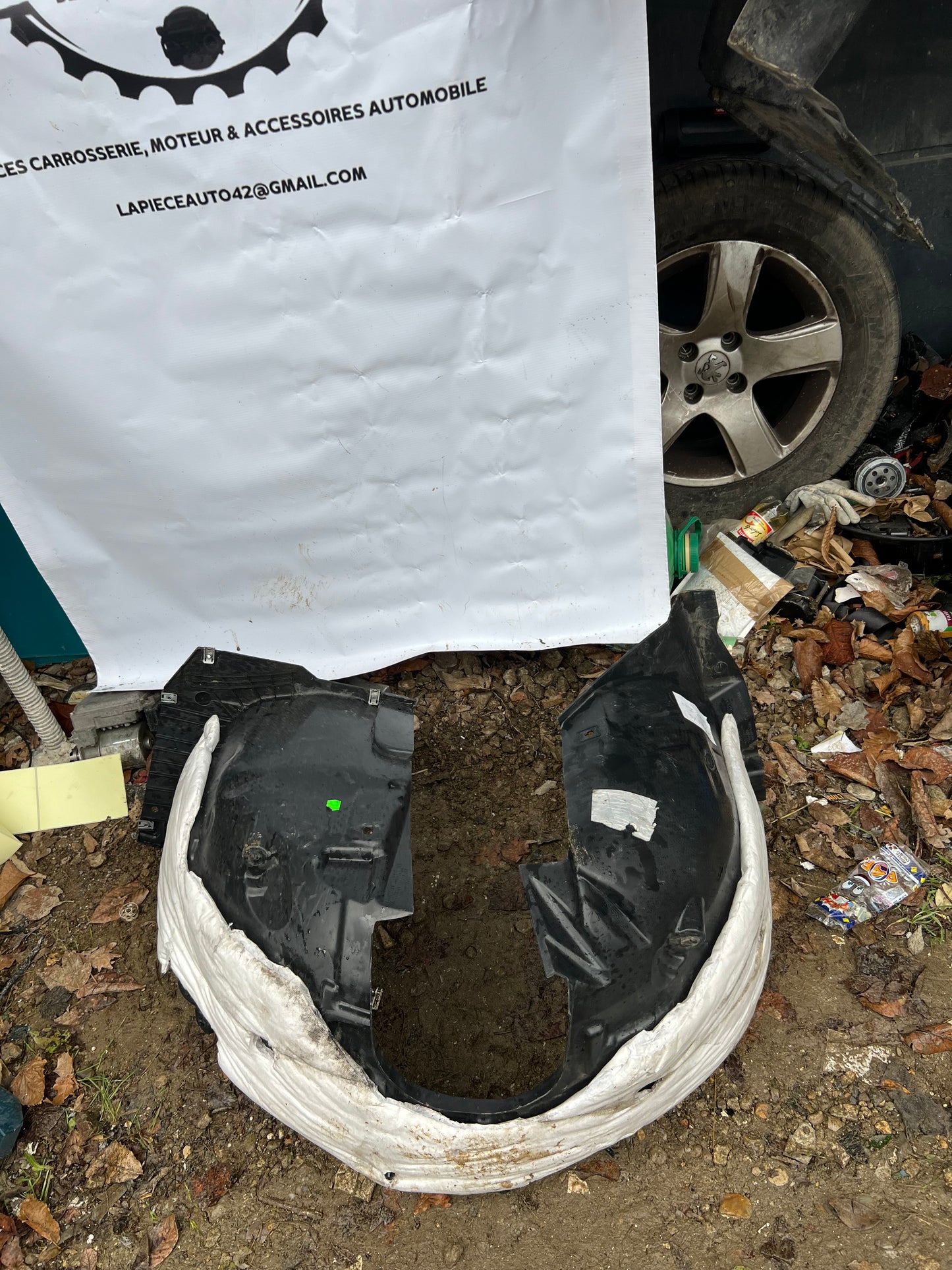 Pare boue avant gauche Peugeot 208 2