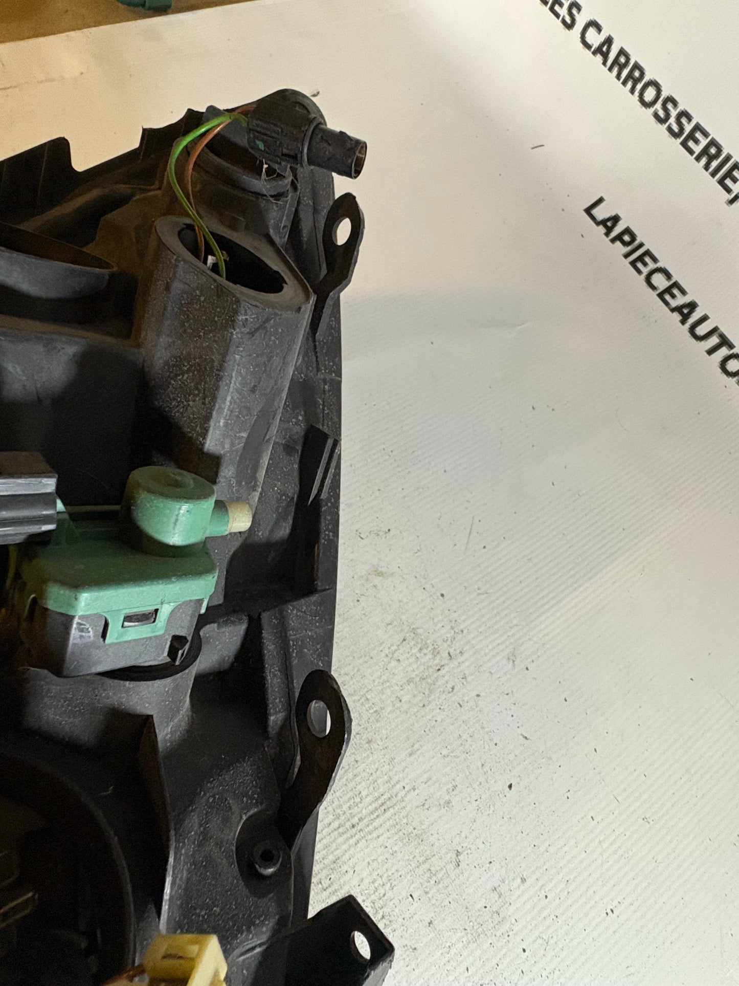 Phare avant gauche Renault Scenic 2 phase 2 fond noir
