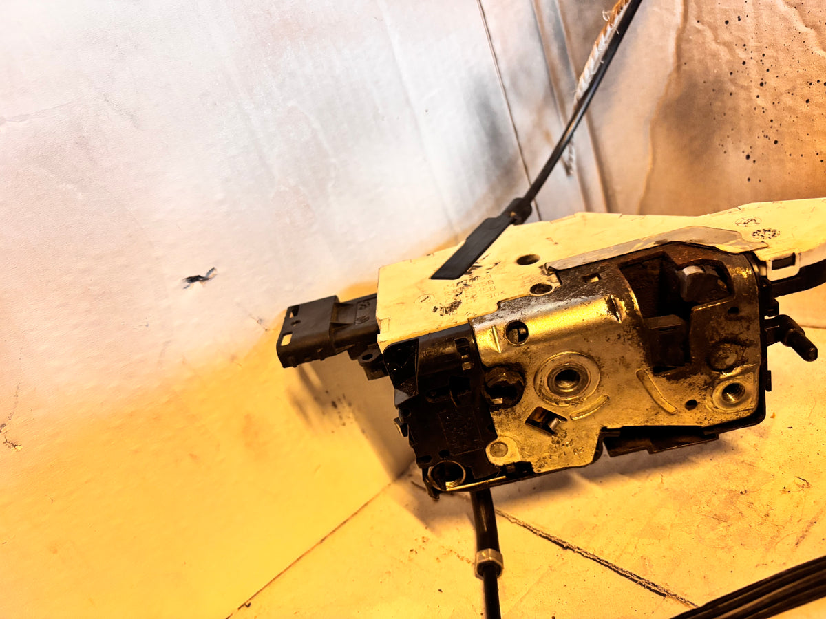 Serrure de porte avant droite Peugeot 207 / Citroën C3